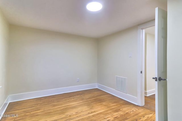 11 Vley Road, Scotia, NY 12302