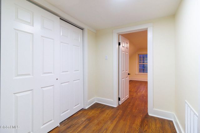 11 Vley Road, Scotia, NY 12302