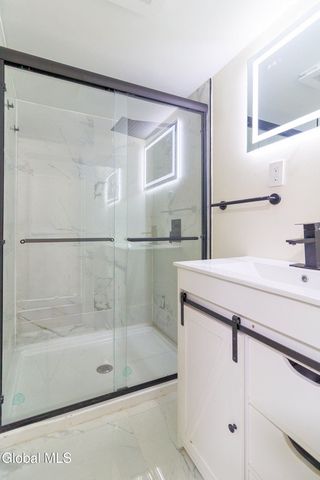 11 Vley Road, Scotia, NY 12302