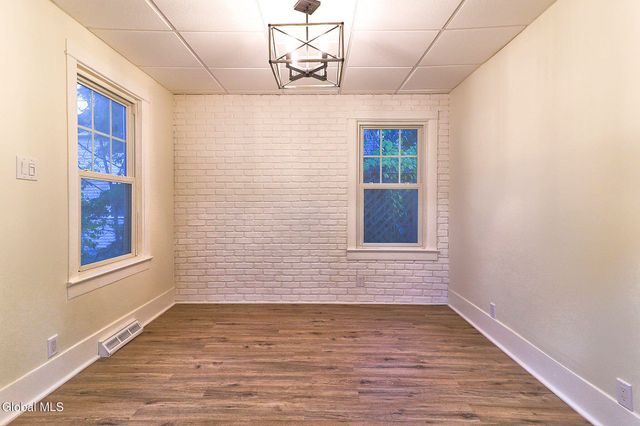 11 Vley Road, Scotia, NY 12302