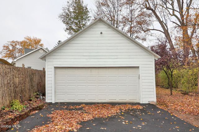 11 Vley Road, Scotia, NY 12302