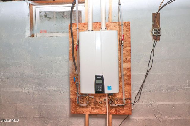 11 Vley Road, Scotia, NY 12302