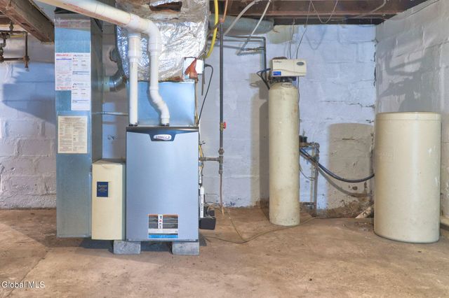 11 Vley Road, Scotia, NY 12302