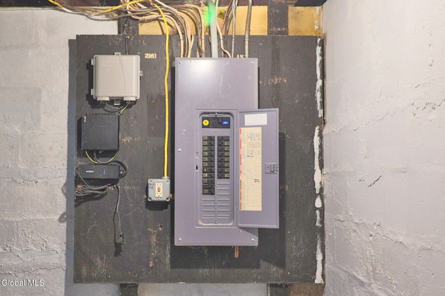 11 Vley Road, Scotia, NY 12302