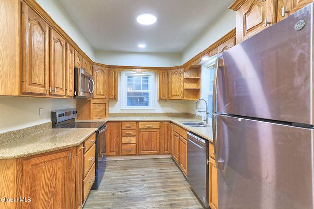 11 Vley Road, Scotia, NY 12302