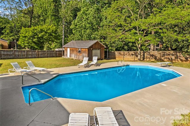 868 Fieldstone Road, Mooresville, NC 28115