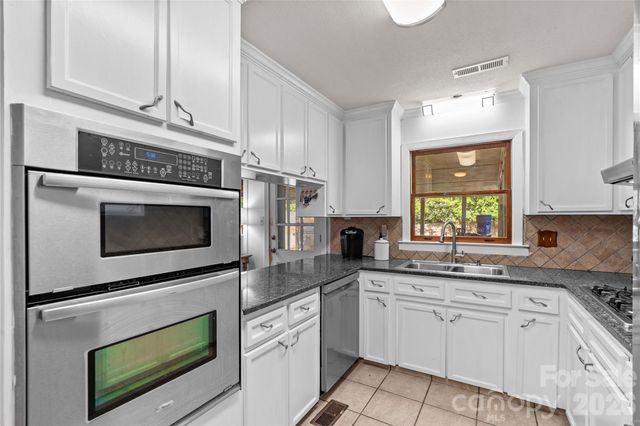868 Fieldstone Road, Mooresville, NC 28115
