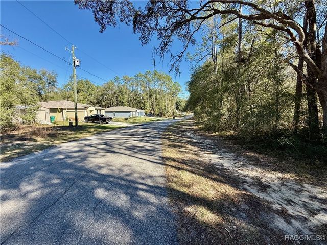 1926 W Rolling Place, Citrus Springs, FL 34434