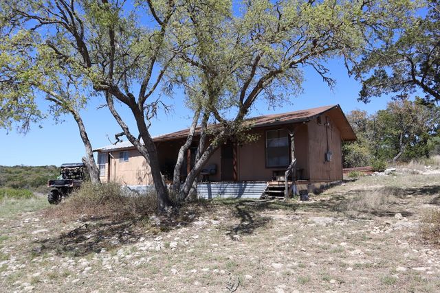 462 Schenk-Witkowski Rd, Rocksprings, TX 78880