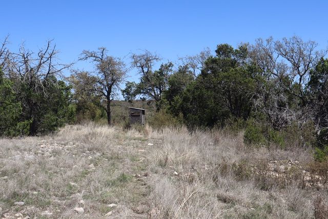 462 Schenk-Witkowski Rd, Rocksprings, TX 78880