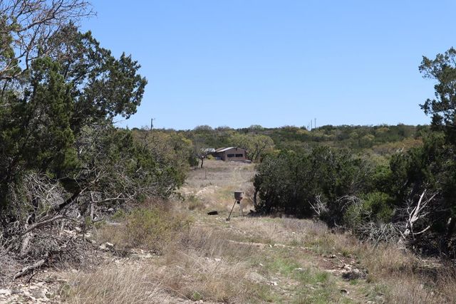 462 Schenk-Witkowski Rd, Rocksprings, TX 78880