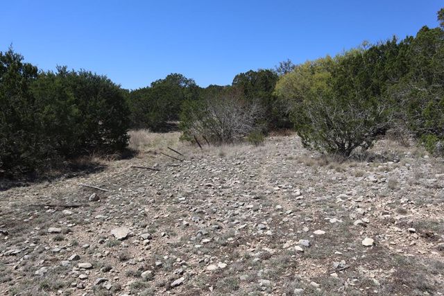 462 Schenk-Witkowski Rd, Rocksprings, TX 78880