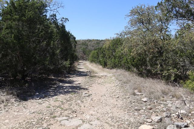 462 Schenk-Witkowski Rd, Rocksprings, TX 78880