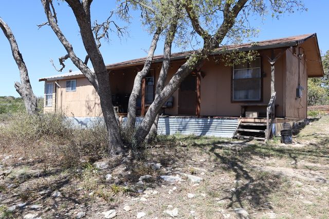 462 Schenk-Witkowski Rd, Rocksprings, TX 78880