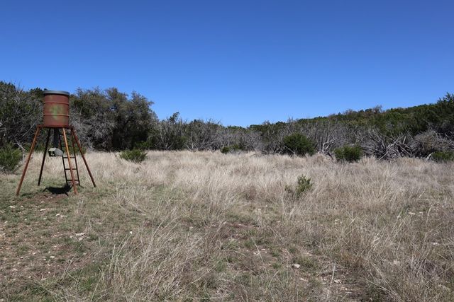 462 Schenk-Witkowski Rd, Rocksprings, TX 78880