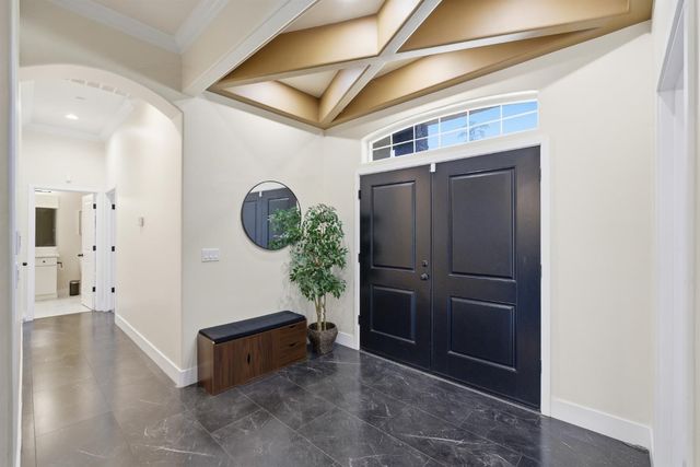 2308 S Minnewawa Avenue, Fresno, CA 93727