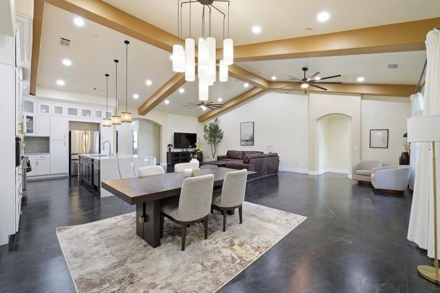 2308 S Minnewawa Avenue, Fresno, CA 93727