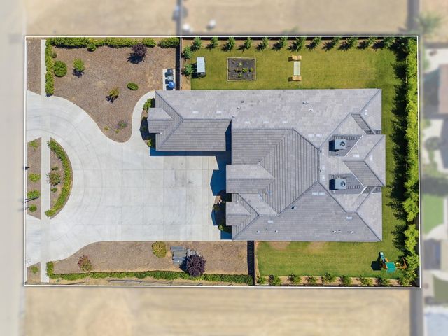 2308 S Minnewawa Avenue, Fresno, CA 93727