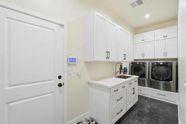 2308 S Minnewawa Avenue, Fresno, CA 93727