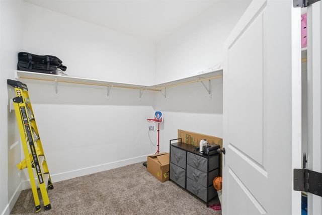 2308 S Minnewawa Avenue, Fresno, CA 93727
