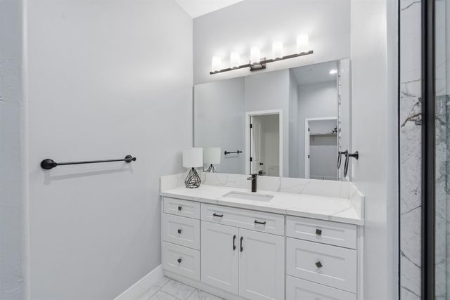2308 S Minnewawa Avenue, Fresno, CA 93727