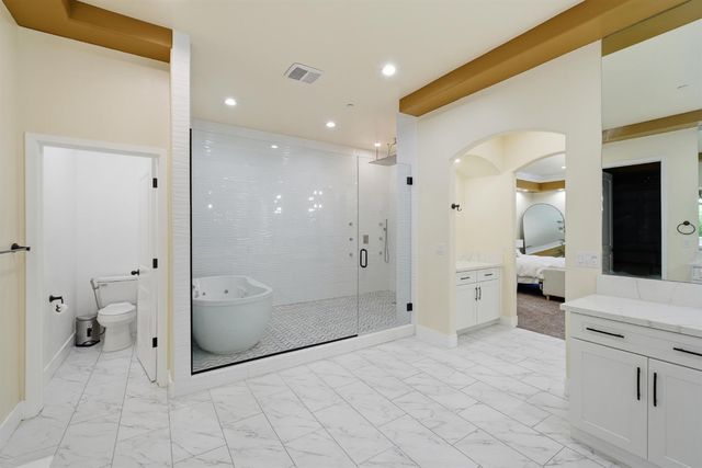 2308 S Minnewawa Avenue, Fresno, CA 93727