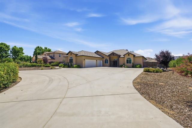 2308 S Minnewawa Avenue, Fresno, CA 93727