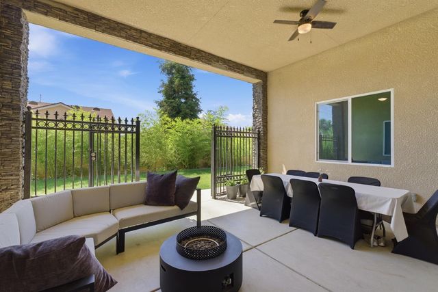 2308 S Minnewawa Avenue, Fresno, CA 93727