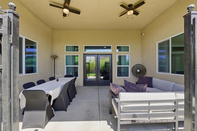 2308 S Minnewawa Avenue, Fresno, CA 93727