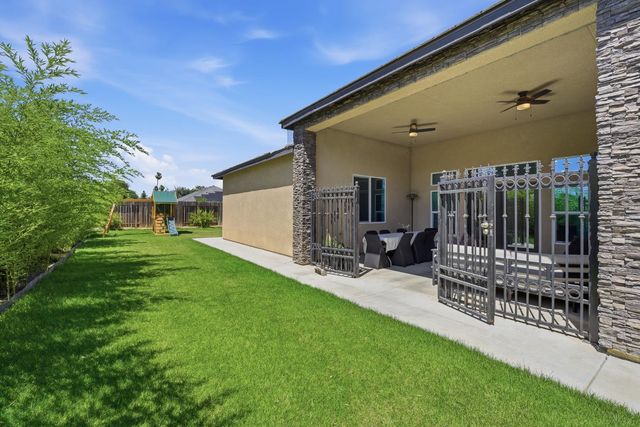 2308 S Minnewawa Avenue, Fresno, CA 93727