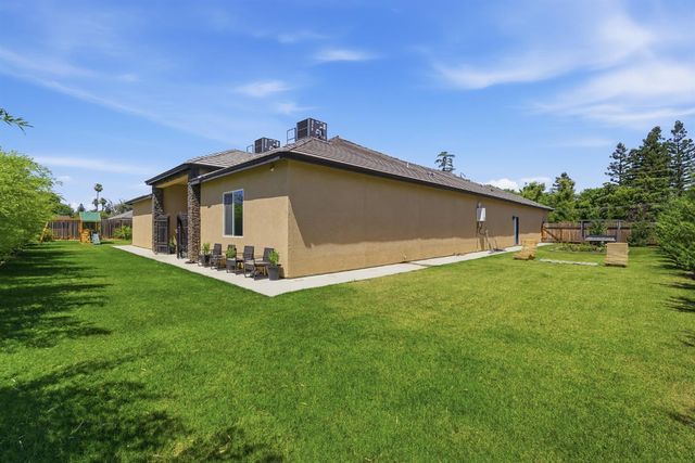 2308 S Minnewawa Avenue, Fresno, CA 93727
