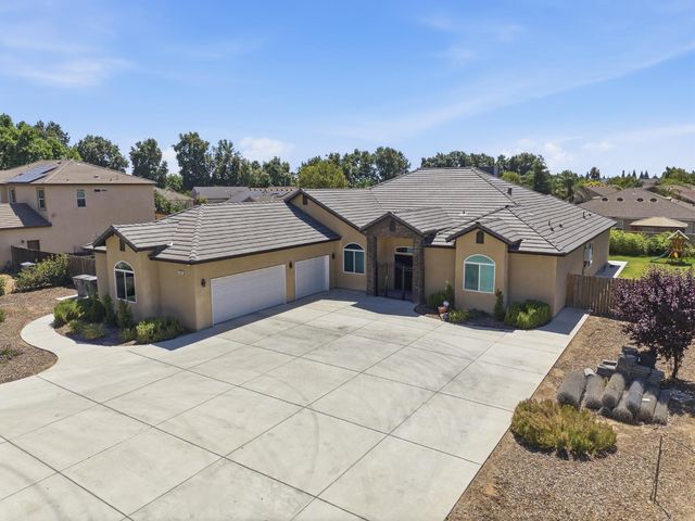 2308 S Minnewawa Avenue, Fresno, CA 93727