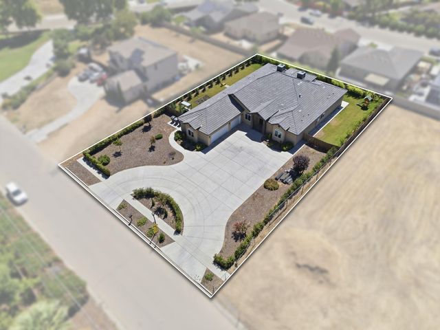 2308 S Minnewawa Avenue, Fresno, CA 93727