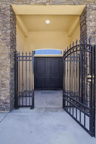 2308 S Minnewawa Avenue, Fresno, CA 93727