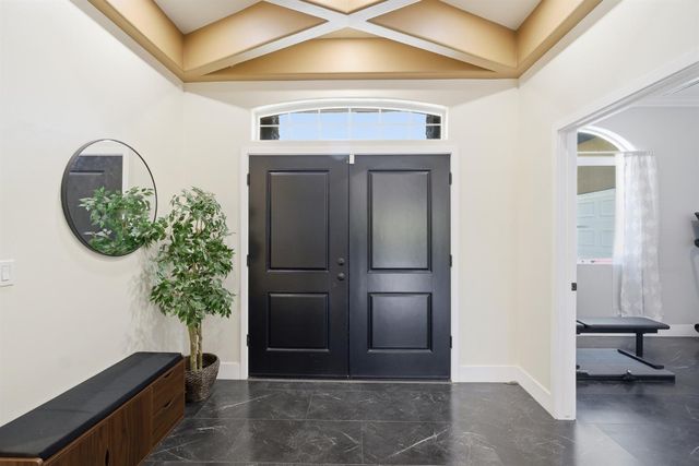 2308 S Minnewawa Avenue, Fresno, CA 93727