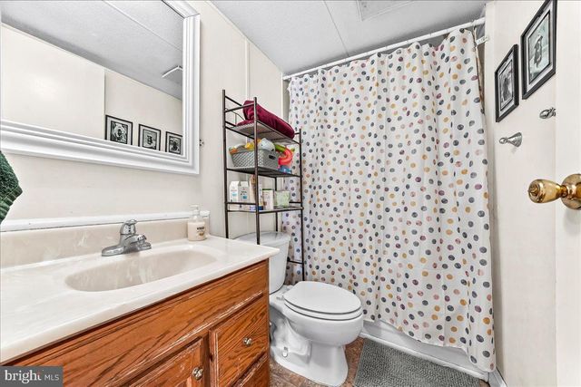 2411 BIG RD, Gilbertsville, PA 19525