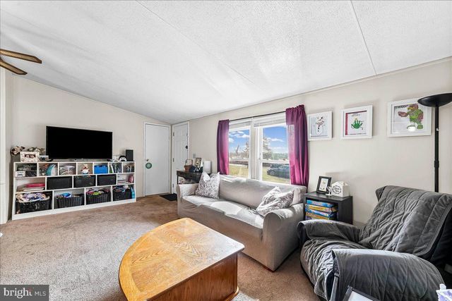 2411 BIG RD, Gilbertsville, PA 19525