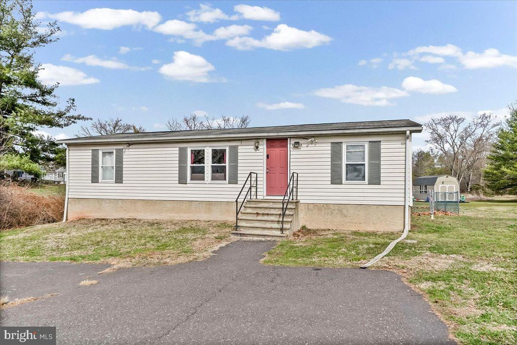 2411 BIG RD, Gilbertsville, PA 19525