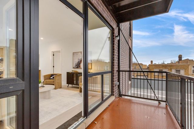 3204 N Kostner Avenue 405, Chicago, IL 60641