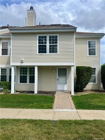 2110 Whispering Hills 197, Chester, NY 10918