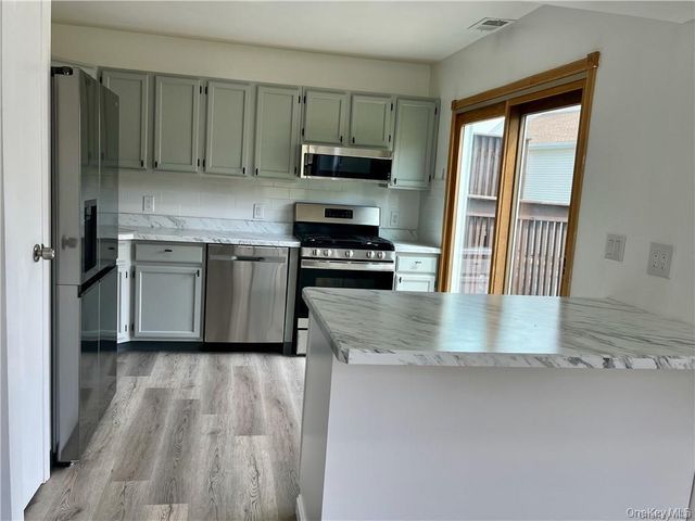 2110 Whispering Hills 197, Chester, NY 10918