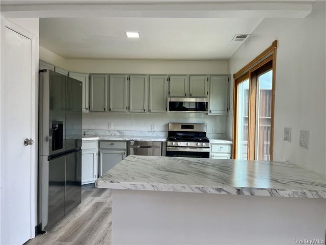 2110 Whispering Hills 197, Chester, NY 10918