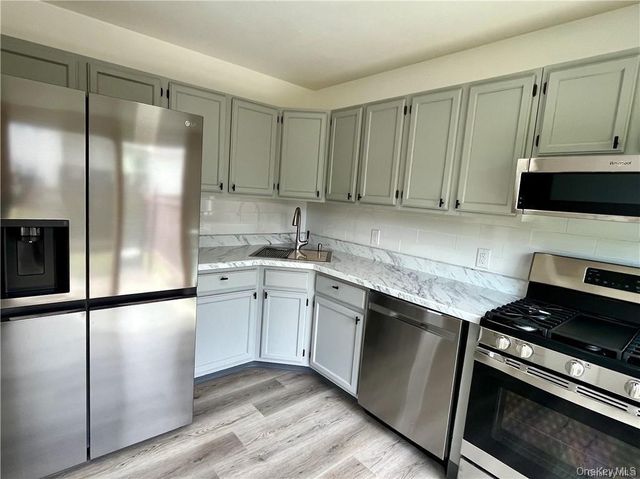 2110 Whispering Hills 197, Chester, NY 10918