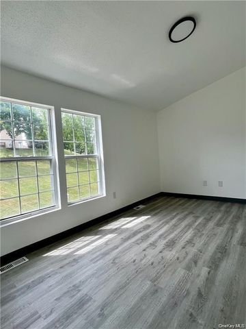 2110 Whispering Hills 197, Chester, NY 10918