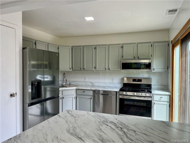 2110 Whispering Hills 197, Chester, NY 10918