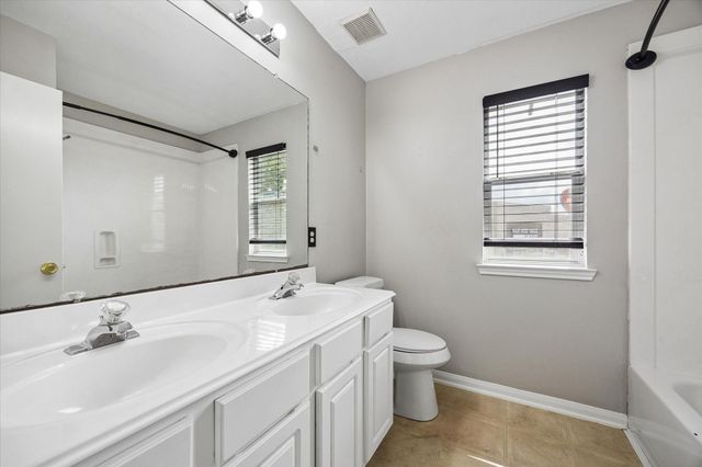 8422 W W Sienna Cove Lane Lane, Houston, TX 77083