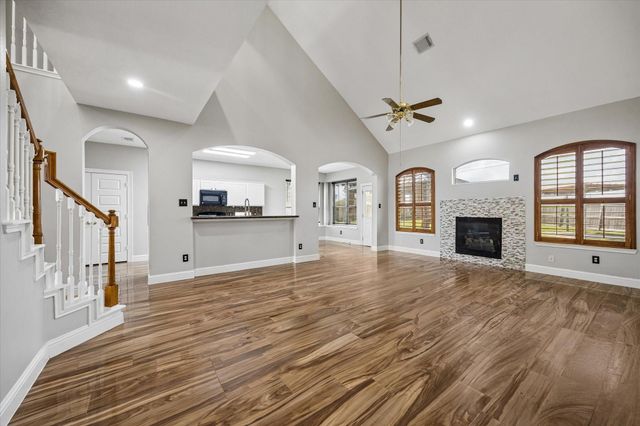 8422 W W Sienna Cove Lane Lane, Houston, TX 77083