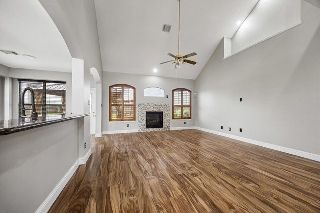 8422 W W Sienna Cove Lane Lane, Houston, TX 77083