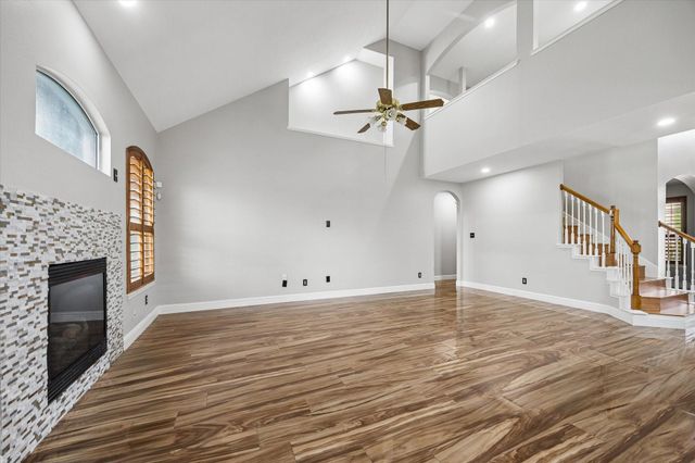 8422 W W Sienna Cove Lane Lane, Houston, TX 77083