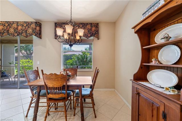 3911 Aurora CT, Naples, FL 34116